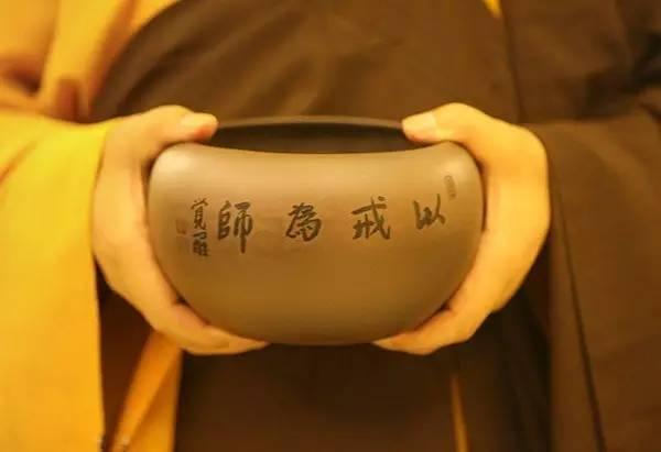 末法众生,根机浅薄,匪仗佛力,决难了脱