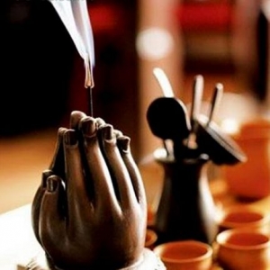 应多看家人的优点和功德