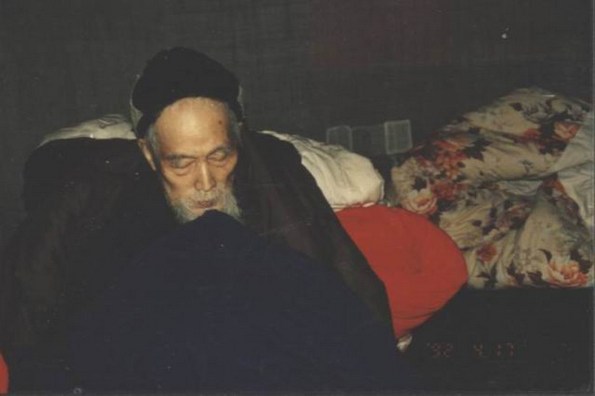 百岁奇僧预知时至，选定奇人继任住持