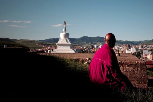 众人财富如闪电，身如浮泡无常性