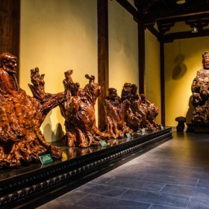 虔诚祈祷观音菩萨，韦驮菩萨梦中指点脱险路线