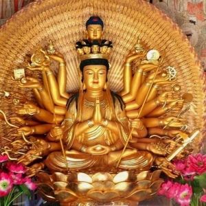 两座寺庙山泉干枯，念观音菩萨泉水突然涌出