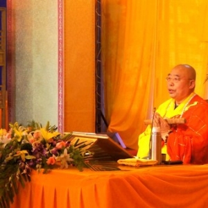 念佛诵经得菩萨慈护延寿